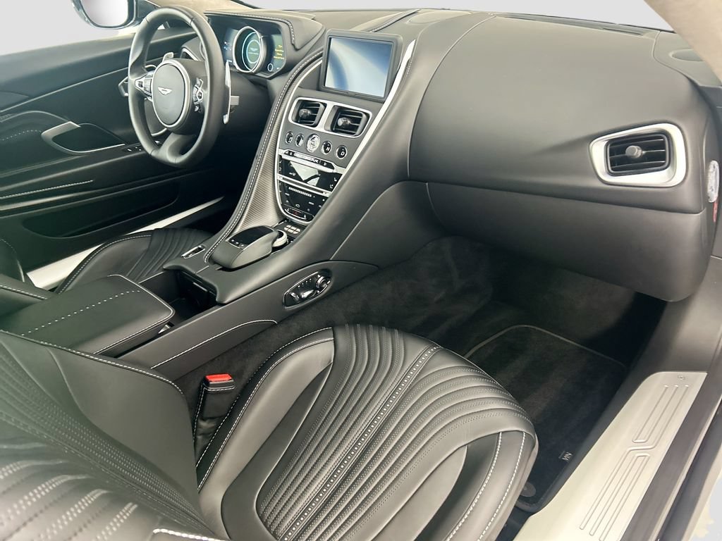 Used 2018 Aston Martin DB11 V12 RWD image 16
