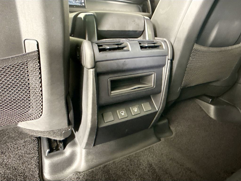 Used 2025 Land Rover Defender 110 X-Dynamic SE AWD/4WD image 16