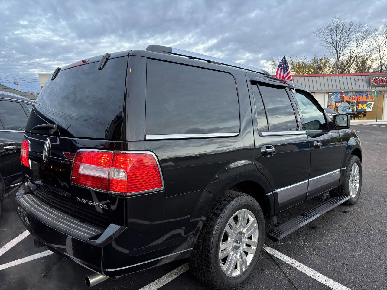 Used 2013 Lincoln Navigator 4WD w/ HD Trailer Tow Pkg image 3