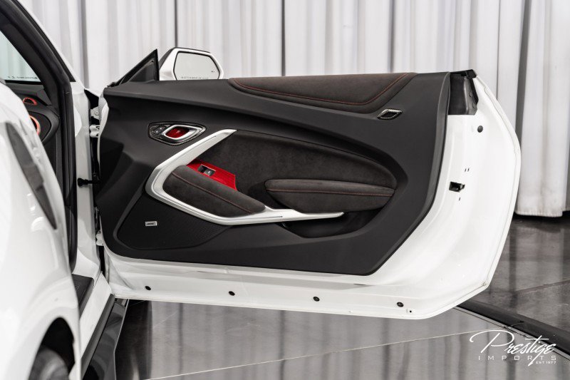 Used 2022 Chevrolet Camaro ZL1 image 43