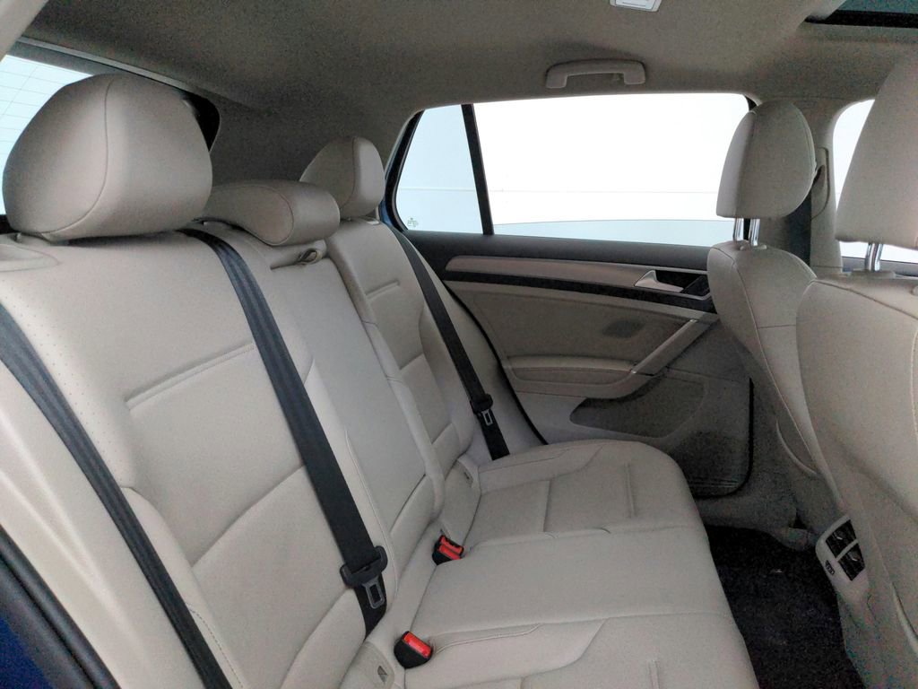Used 2017 Volkswagen Golf Wolfsburg Edition FWD image 40