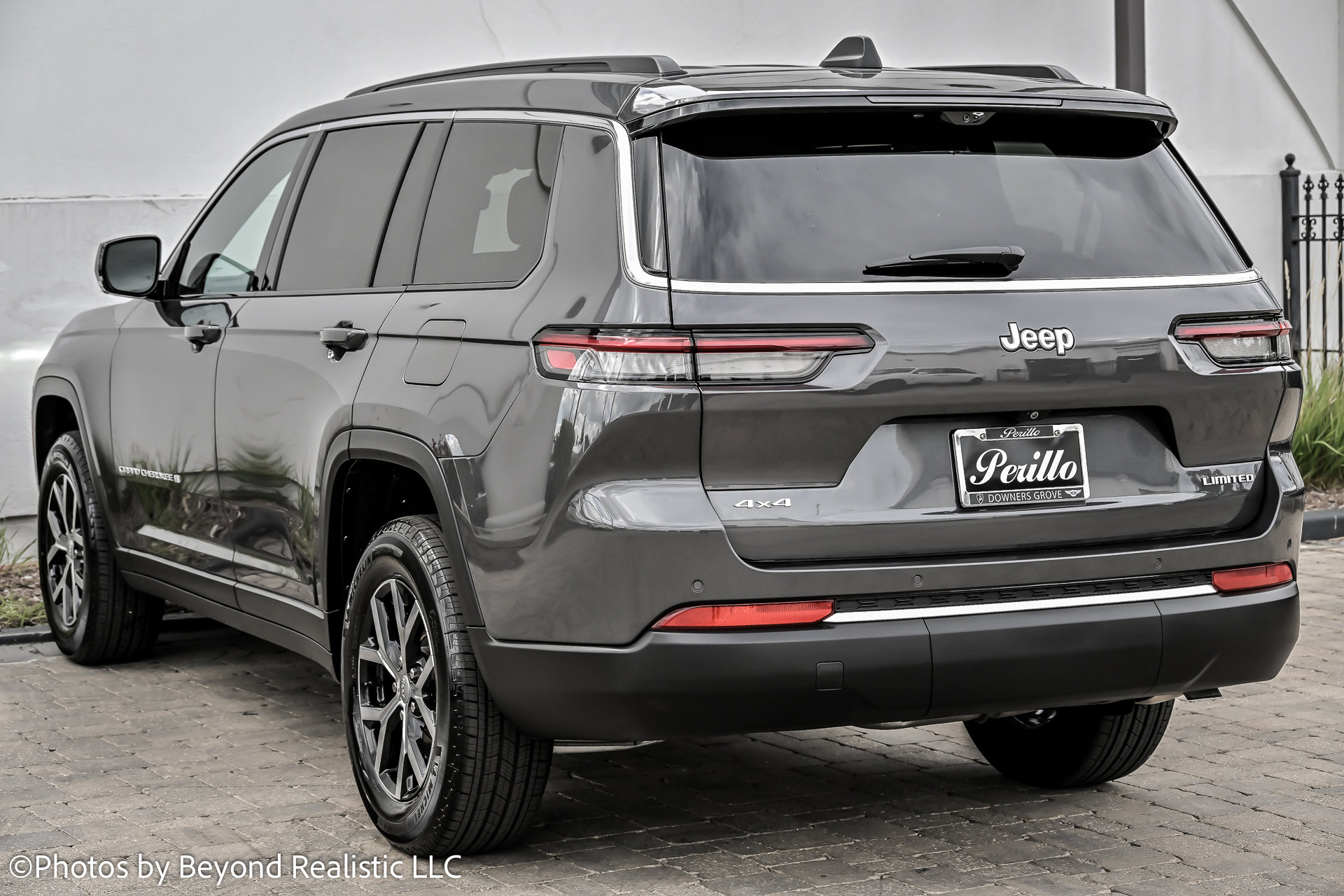 Used 2025 Jeep Grand Cherokee L Limited w/ Luxury Tech Group II image 6