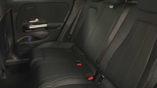 Used 2025 Mercedes-Benz GLA 250 4MATIC image 29