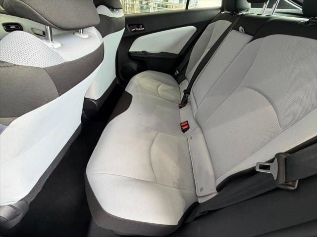 Certified 2019 Toyota Prius L Eco FWD image 32