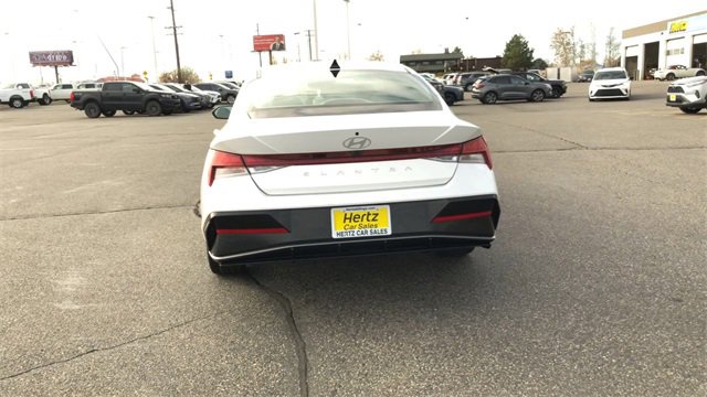 Used 2025 Hyundai Elantra SEL image 7