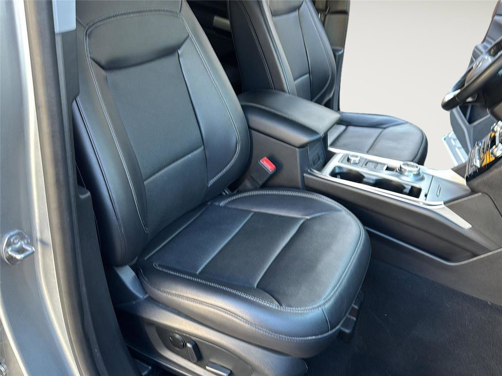 Used 2023 Ford Explorer Limited image 36