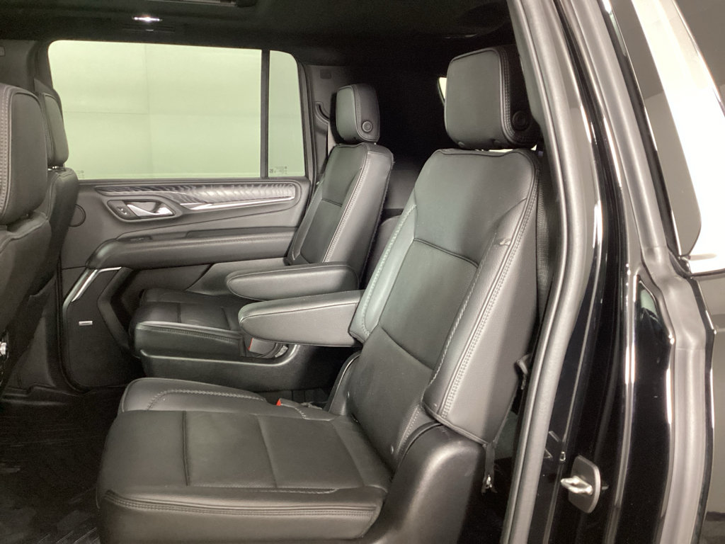Used 2022 GMC Yukon XL Denali AWD/4WD image 14