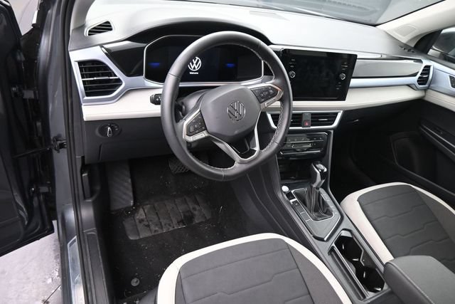Used 2026 Volkswagen Taos SE FWD image 21