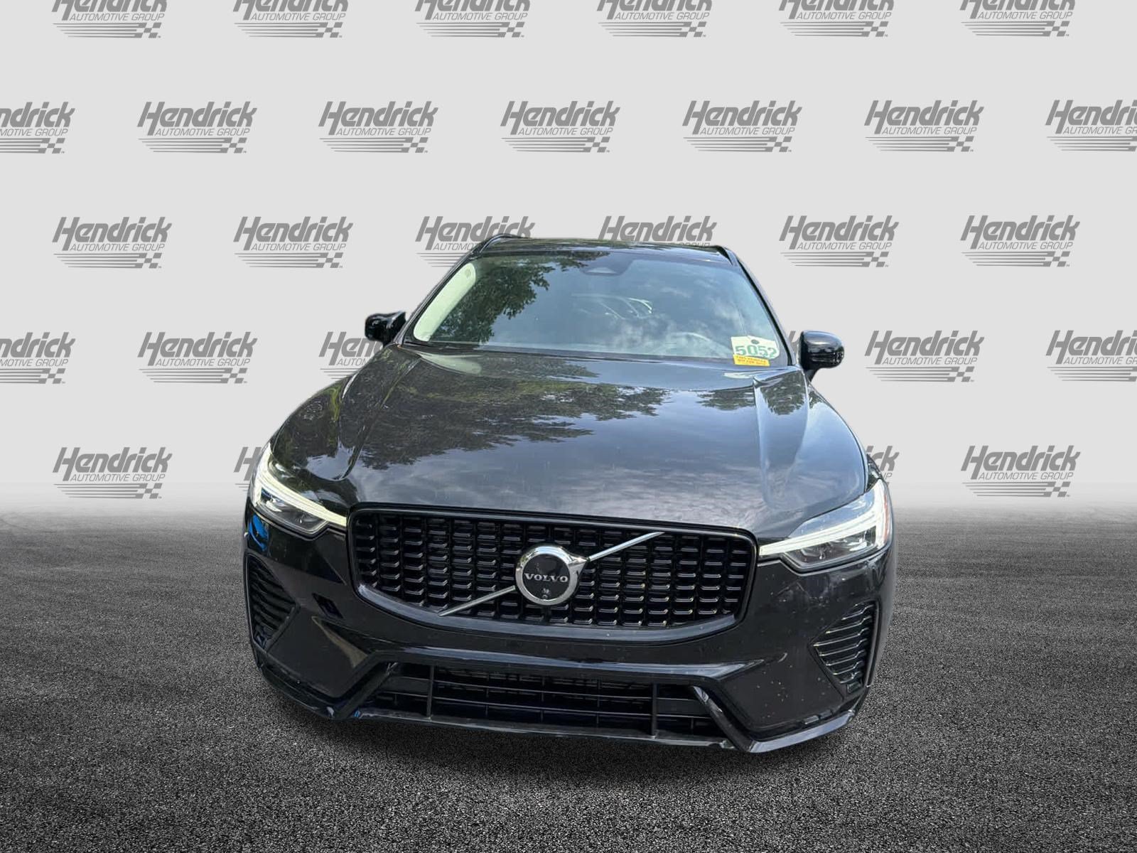Used 2024 Volvo XC60 B5 Plus w/ Protection Package Premier AWD/4WD image 3