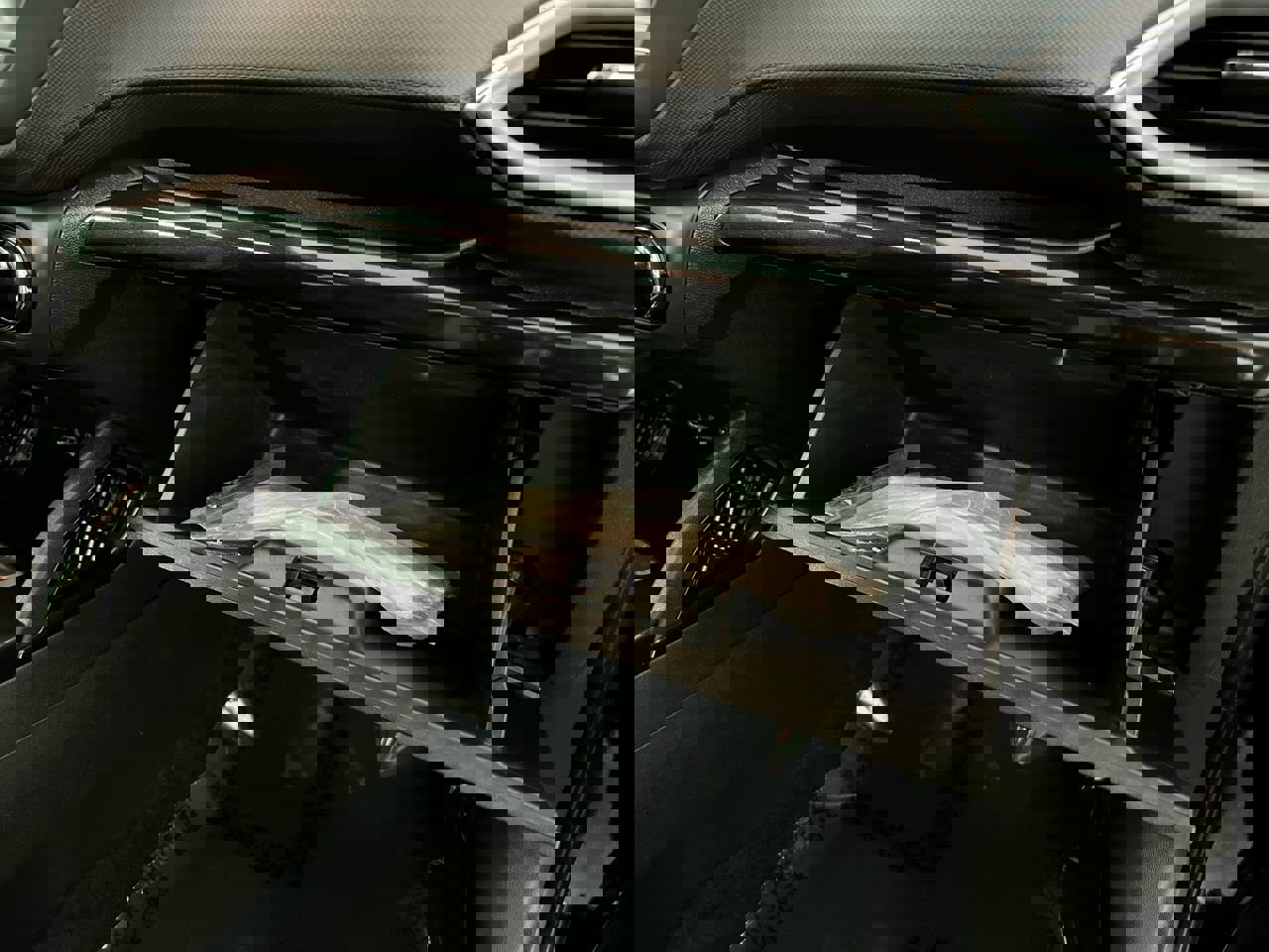 Used 2021 Chevrolet TrailBlazer LS image 30