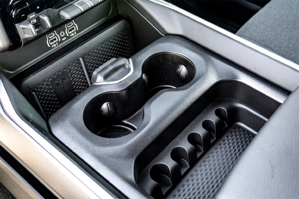 New 2026 RAM 1500 4x4 Crew Cab image 17