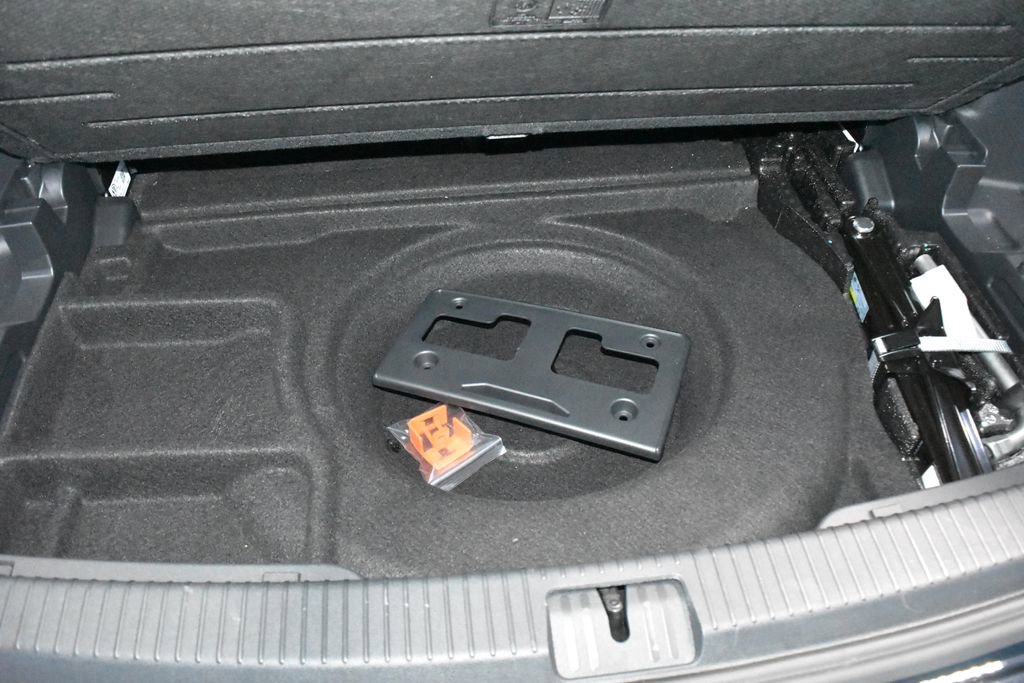 Used 2025 Volkswagen Atlas SE image 28