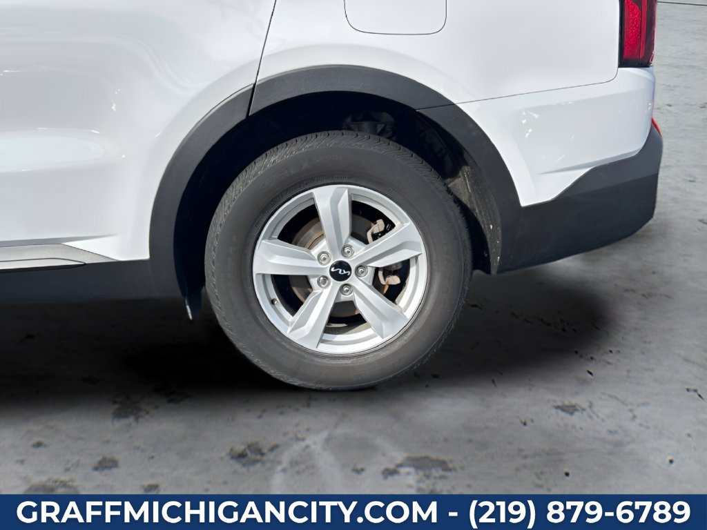 Used 2023 Kia Sorento LX FWD image 38
