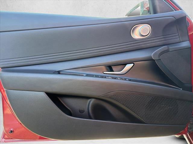 Used 2025 Hyundai Elantra SEL image 9