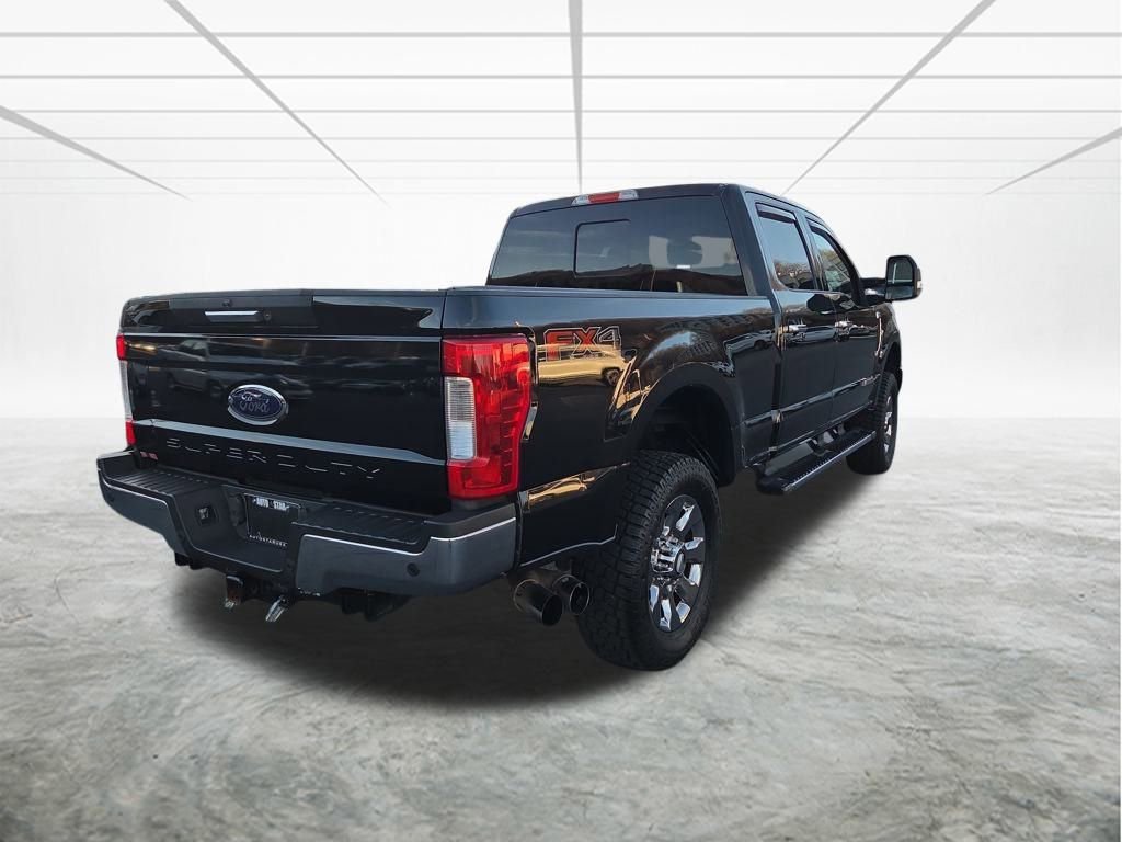 Used 2019 Ford F250 Lariat w/ Chrome Package image 4