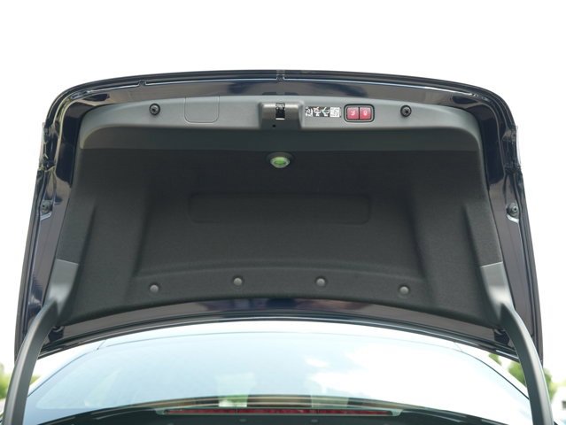 Used 2026 Mercedes-Benz E 350 4MATIC Sedan image 17