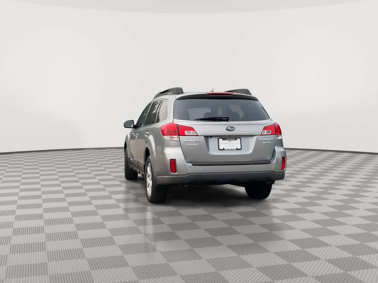 Used 2011 Subaru Outback 3.6R Limited w/ PWR Moonroof Pkg AWD/4WD image 7