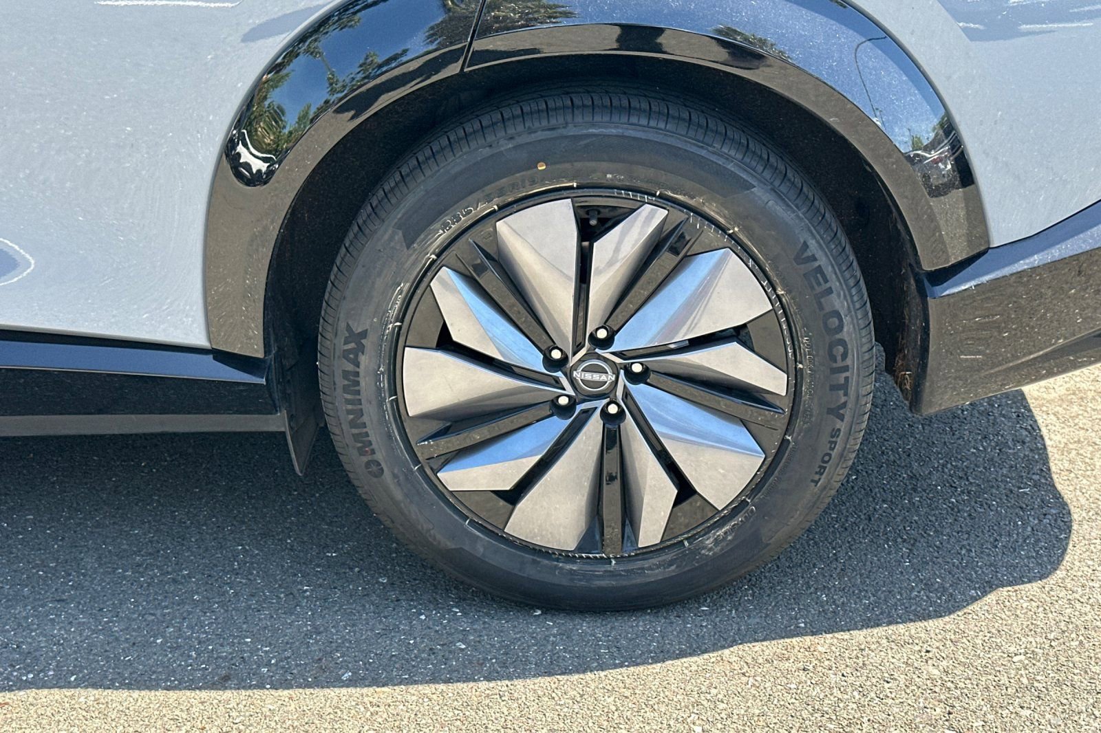 Used 2023 Nissan Ariya FWD image 4