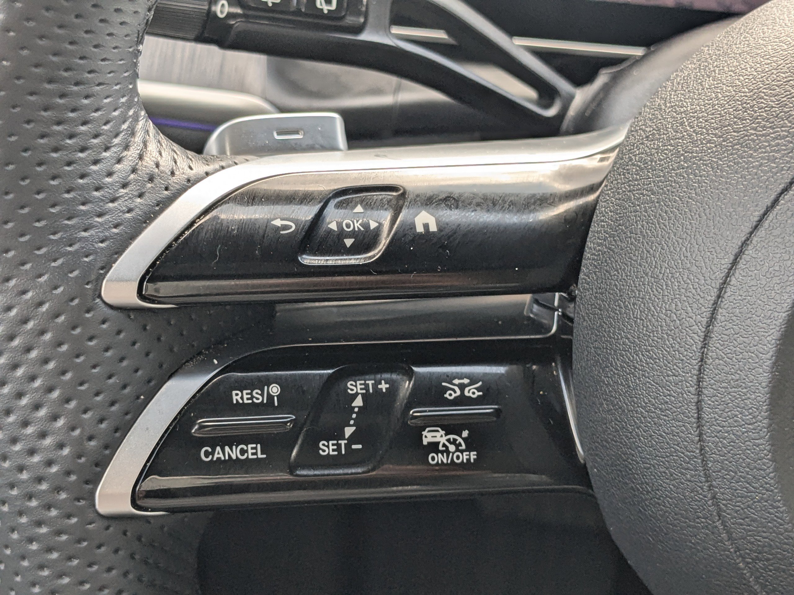 Used 2025 Mercedes-Benz GLC 350e GLC 350e 4MATIC image 25