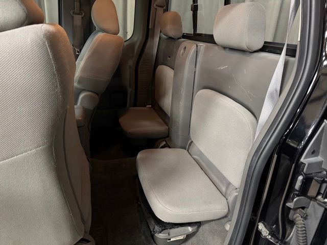 Used 2006 Nissan Frontier XE w/ (G01) XE Preferred Pkg image 25