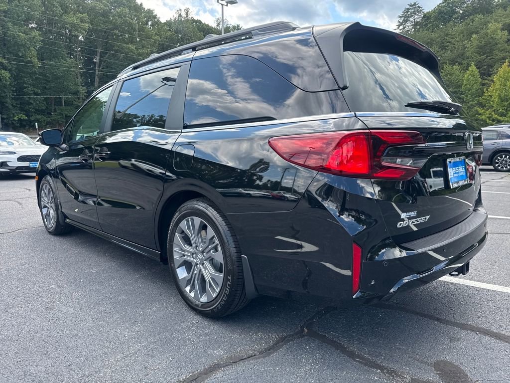 New 2026 Honda Odyssey Touring image 3