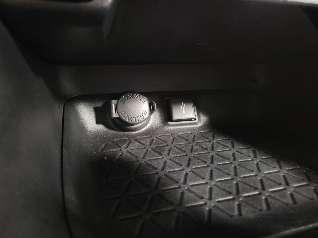 Used 2021 Toyota RAV4 LE image 16