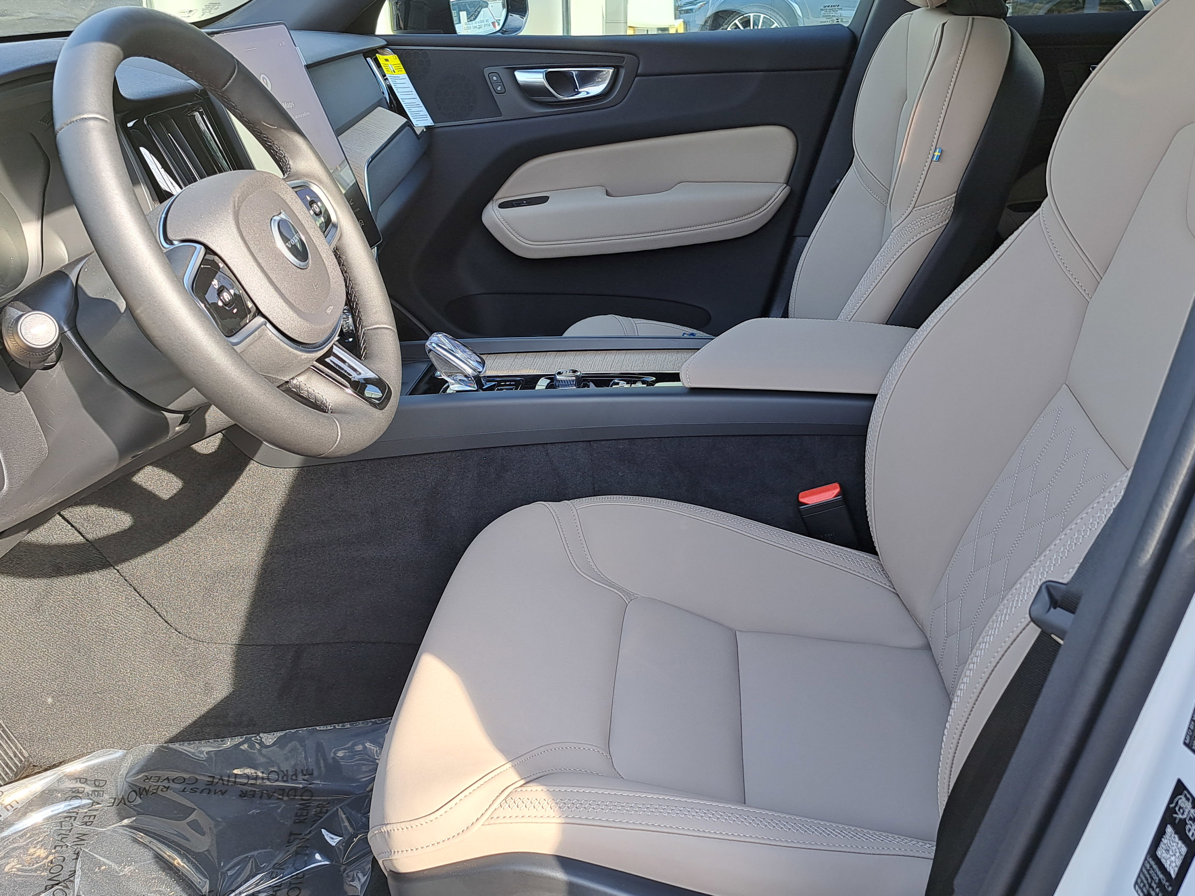 New 2026 Volvo XC60 B5 Core w/ Climate Package AWD/4WD image 6