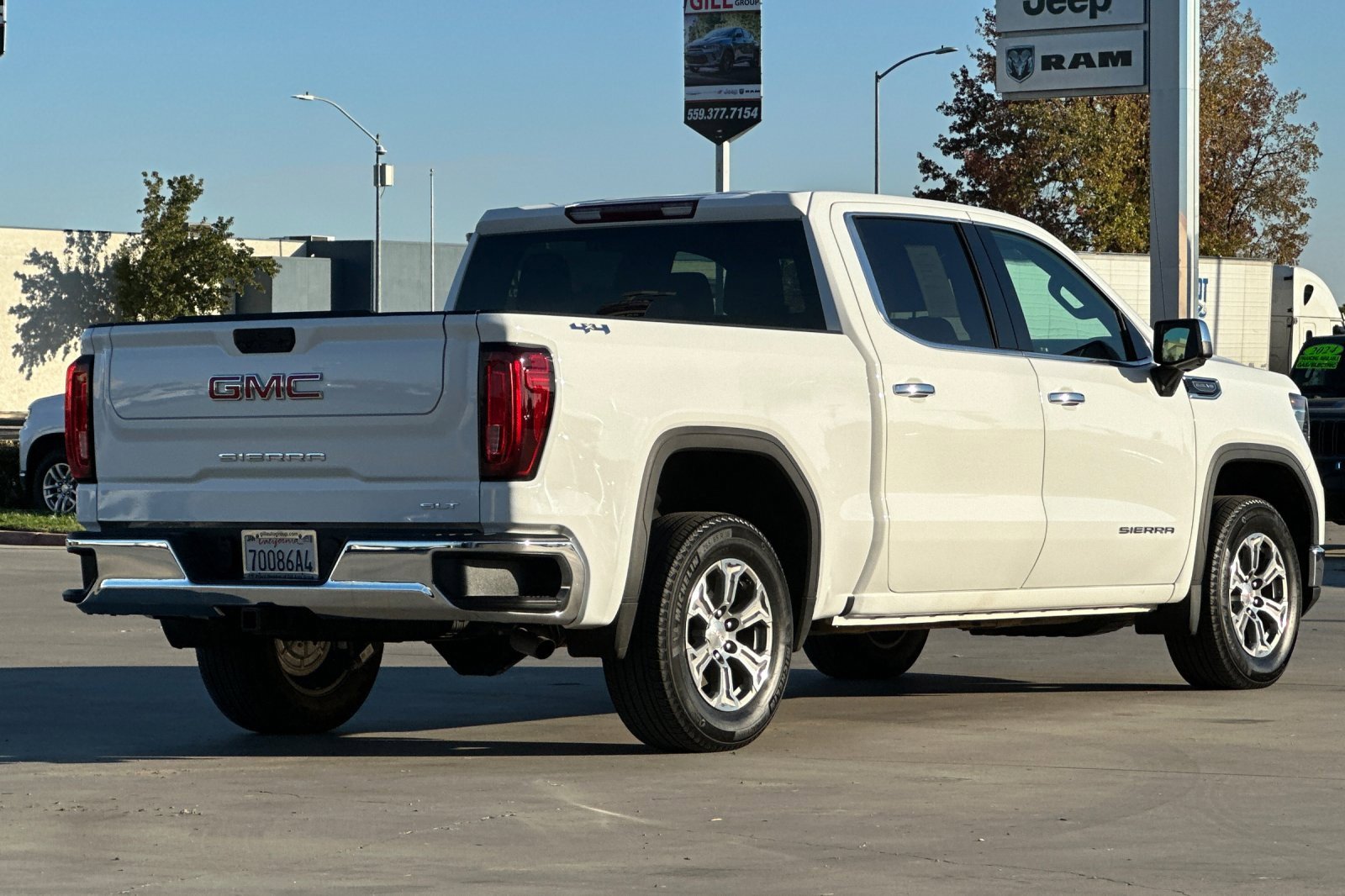 Used 2025 GMC Sierra 1500 SLT image 6