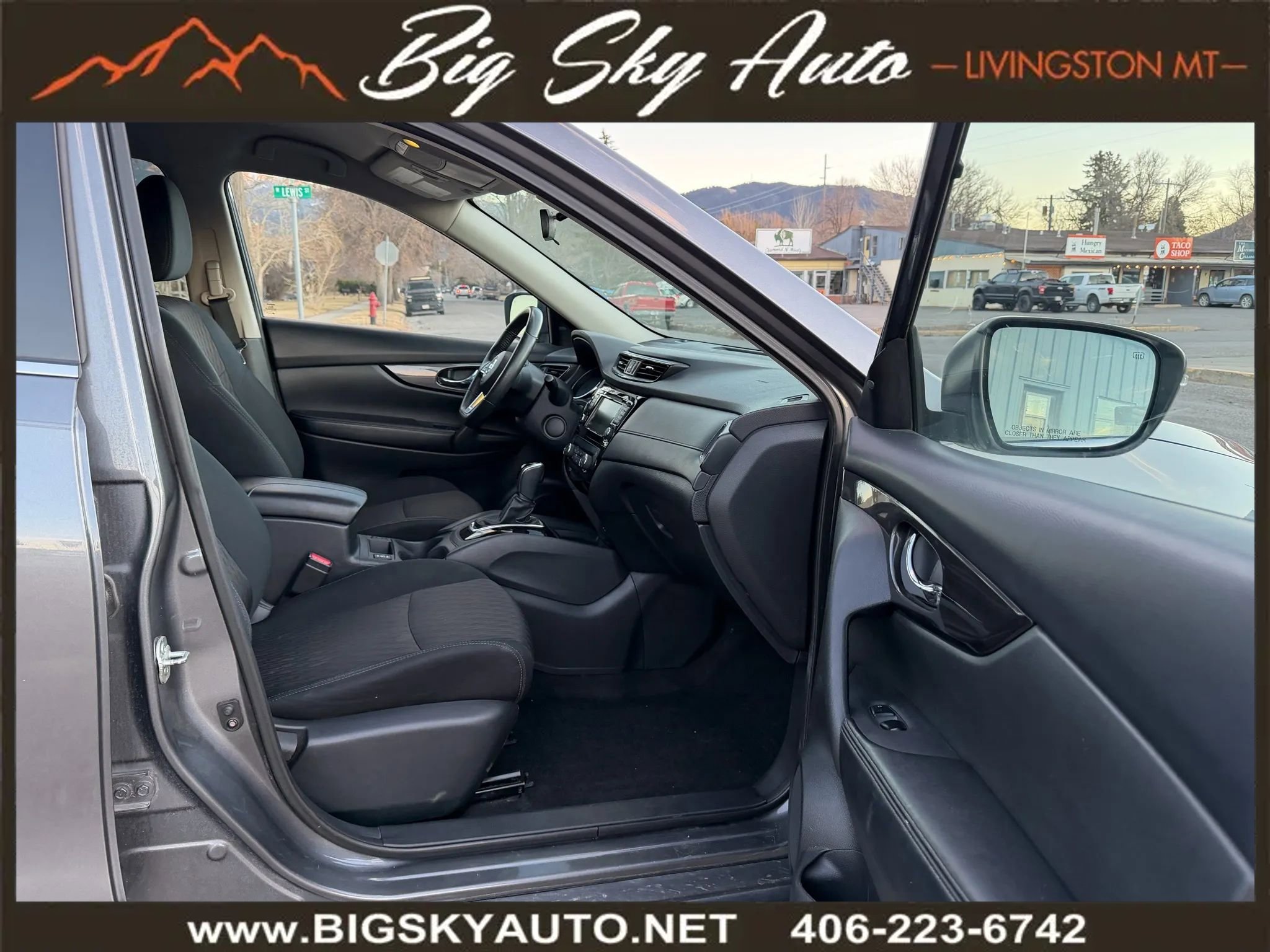 Used 2019 Nissan Rogue SV image 19