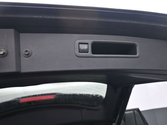 Used 2024 Toyota Highlander LE image 7