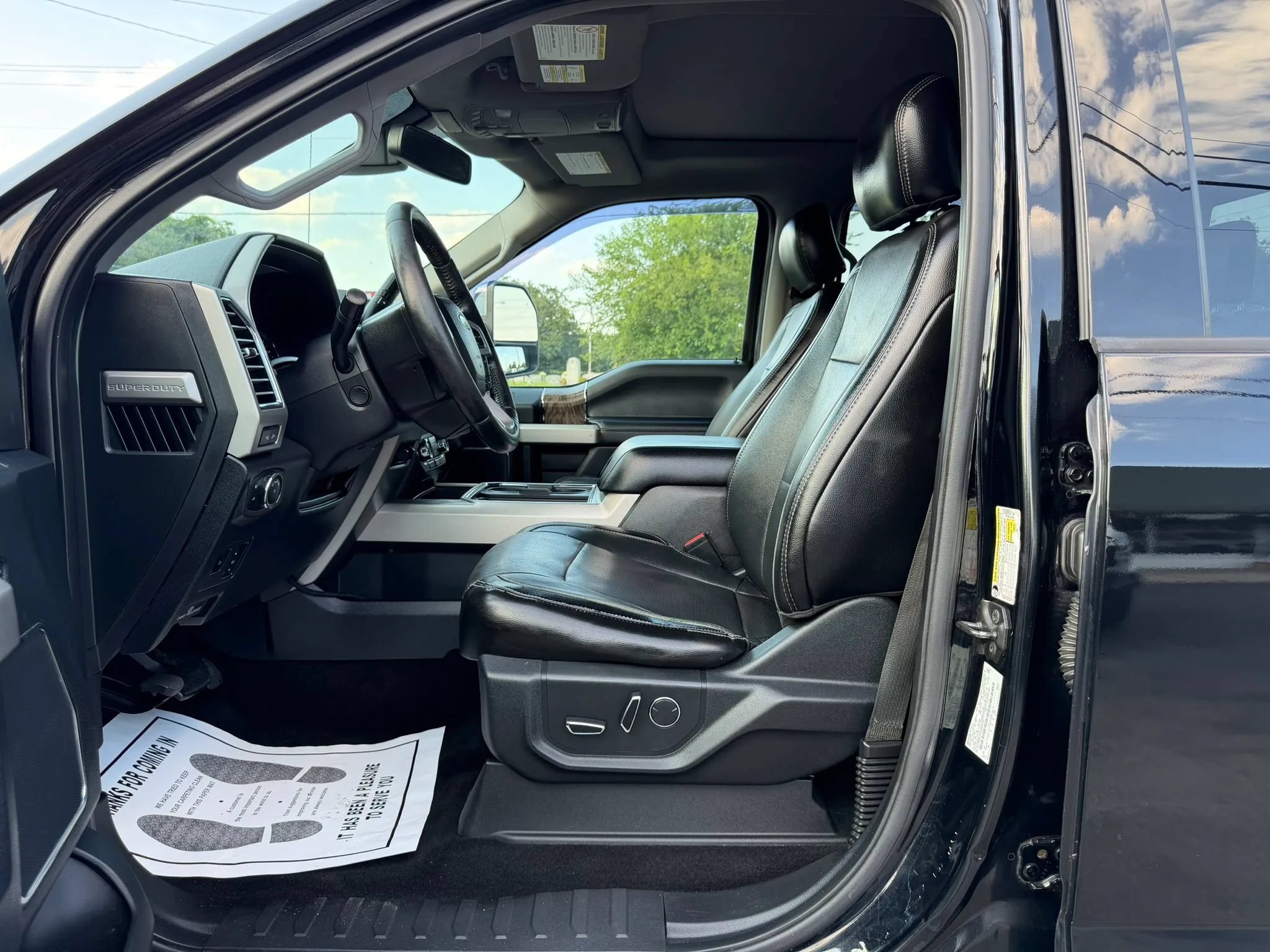 Used 2017 Ford F450 Lariat w/ Lariat Ultimate Package AWD/4WD image 15