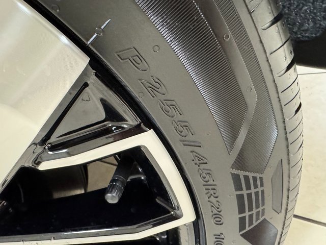 New 2025 Mitsubishi Outlander SE image 28
