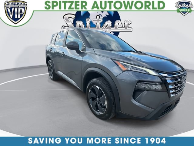 Used 2024 Nissan Rogue SV image 2