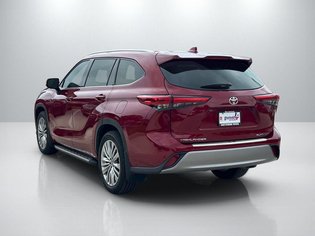 Used 2023 Toyota Highlander Platinum FWD image 7