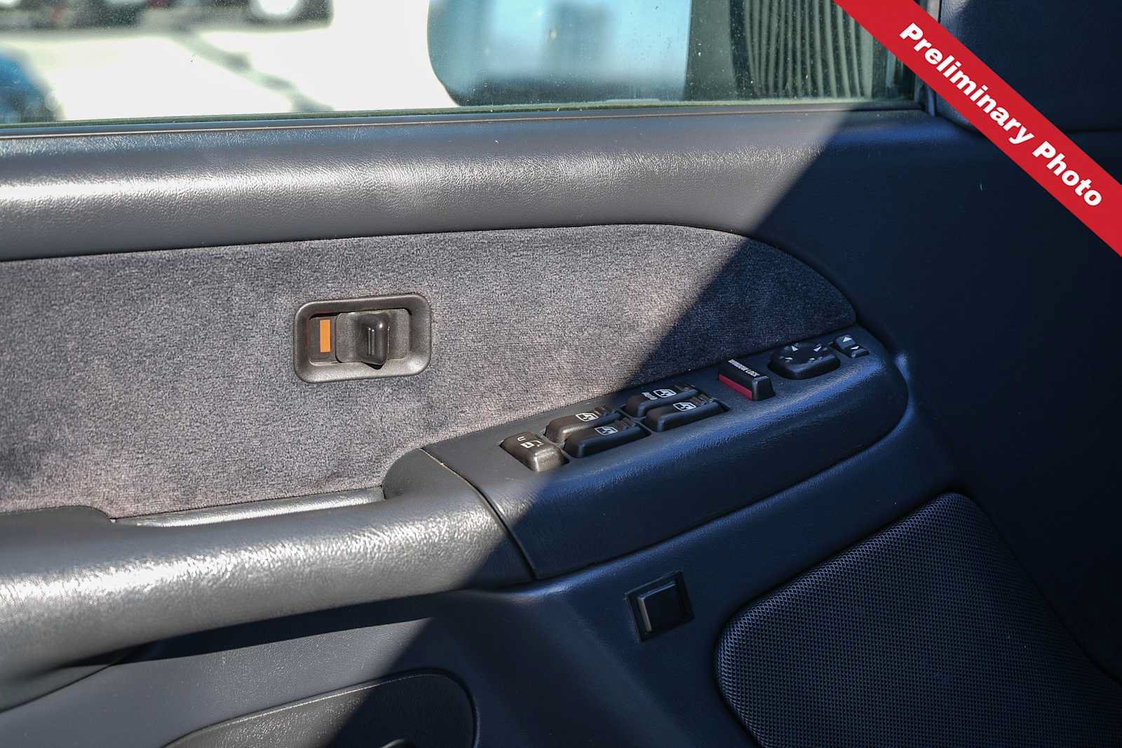 Used 2001 Chevrolet Silverado 3500 LS RWD image 16