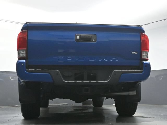 Used 2016 Toyota Tacoma TRD Sport w/ Premium & Technology Package RWD image 36