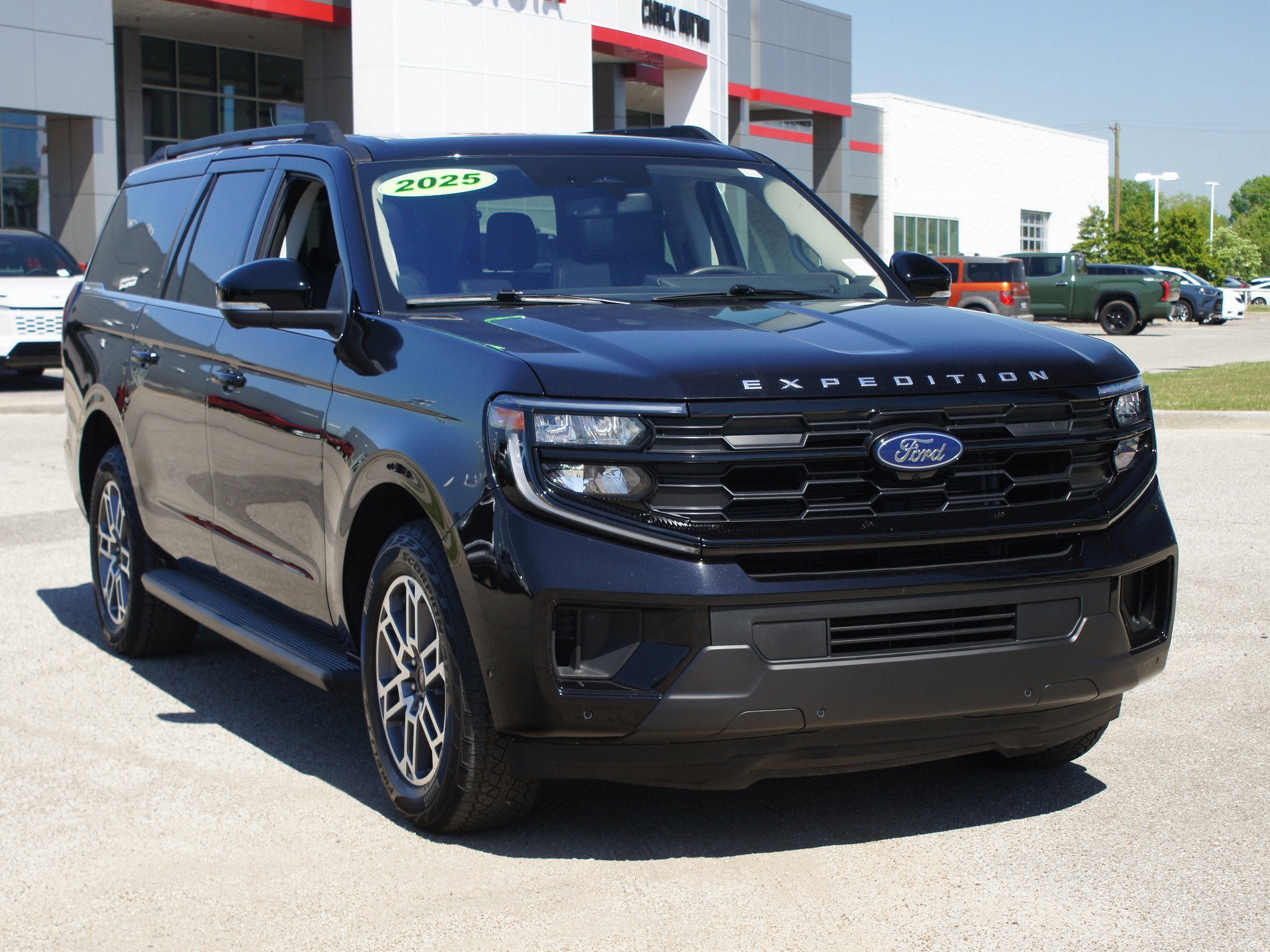 Used 2025 Ford Expedition Max Active AWD/4WD image 26