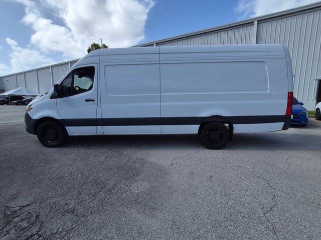 Used 2024 Mercedes-Benz Sprinter 2500 image 8