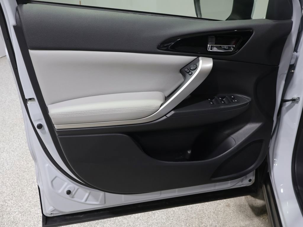 Used 2024 Mitsubishi Eclipse Cross SEL image 13