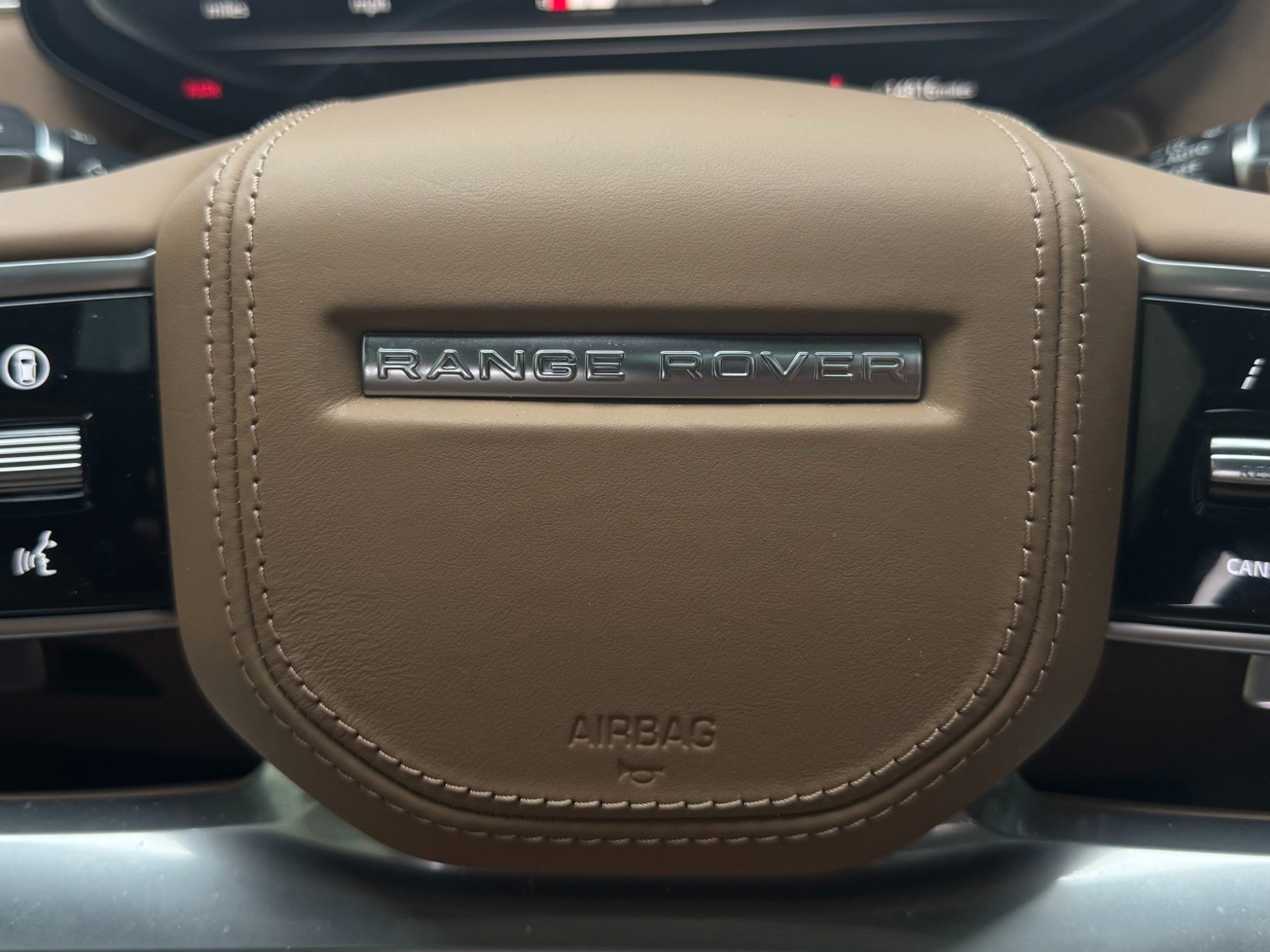 Used 2024 Land Rover Range Rover Long Wheelbase Autobiography image 55