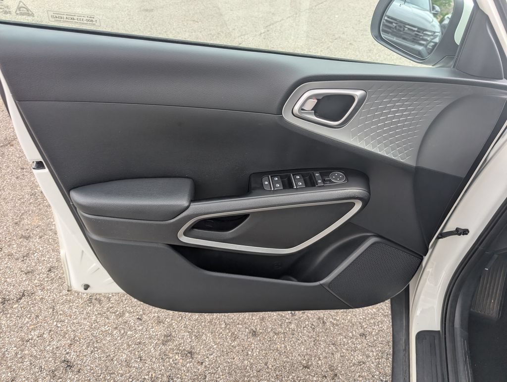 New 2024 Kia Soul LX w/ Option Group 015 FWD image 14