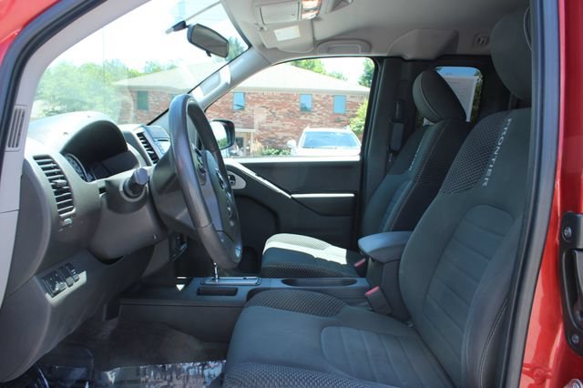 Used 2018 Nissan Frontier Desert Runner RWD image 12