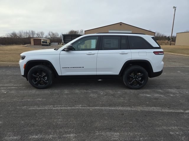 New 2026 Jeep Grand Cherokee Limited w/ Limited Altitude Package AWD/4WD image 3