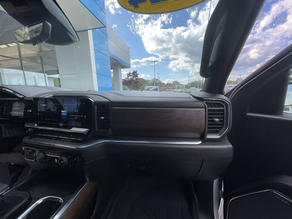 Certified 2024 Chevrolet Silverado 1500 High Country w/ High Country Premium Package AWD/4WD image 29