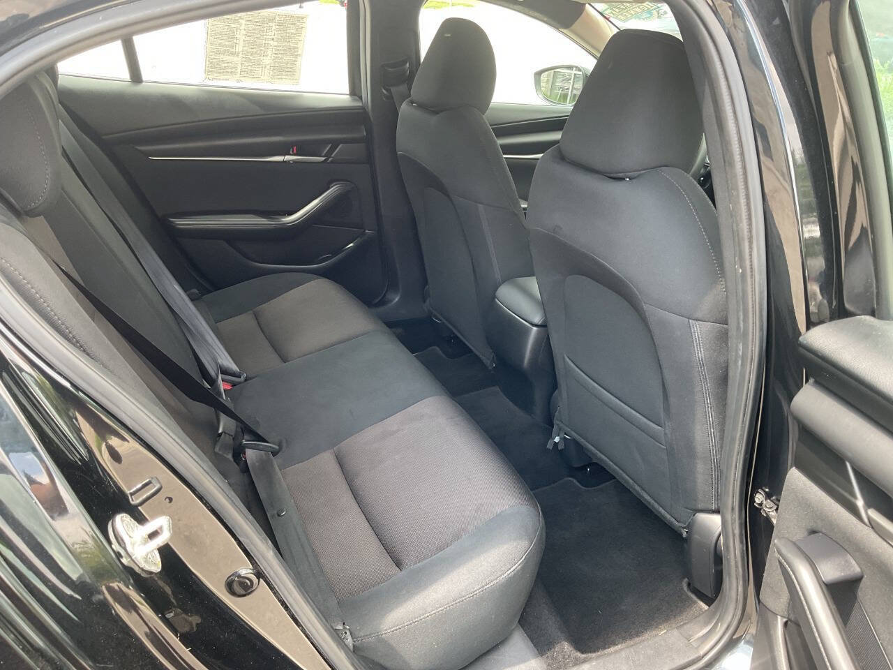Used 2020 MAZDA MAZDA3 Sedan FWD image 36