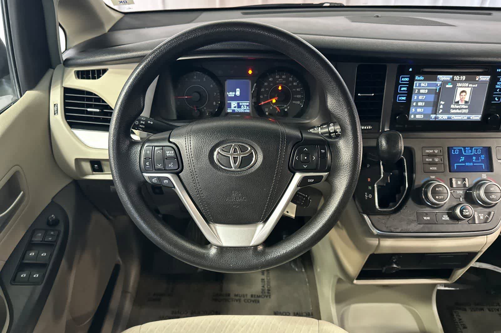Used 2017 Toyota Sienna LE image 15