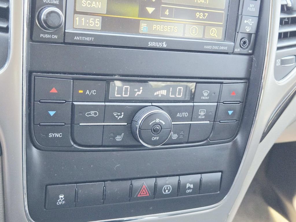 Used 2013 Jeep Grand Cherokee Laredo image 26