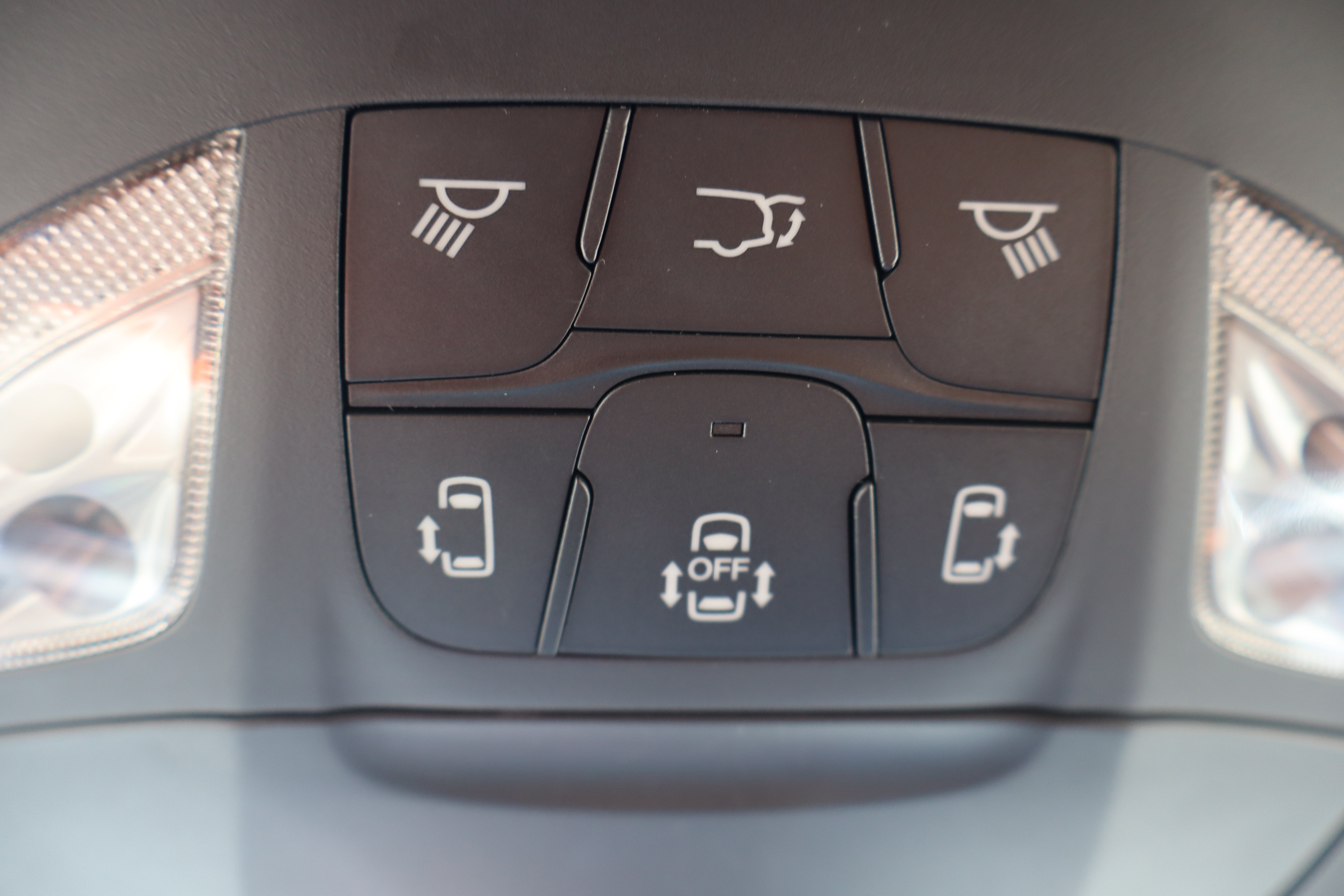 Used 2025 Chrysler Pacifica Pinnacle FWD image 31