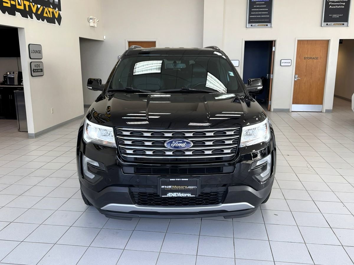 Used 2017 Ford Explorer XLT w/ Equipment Group 202A AWD/4WD image 57