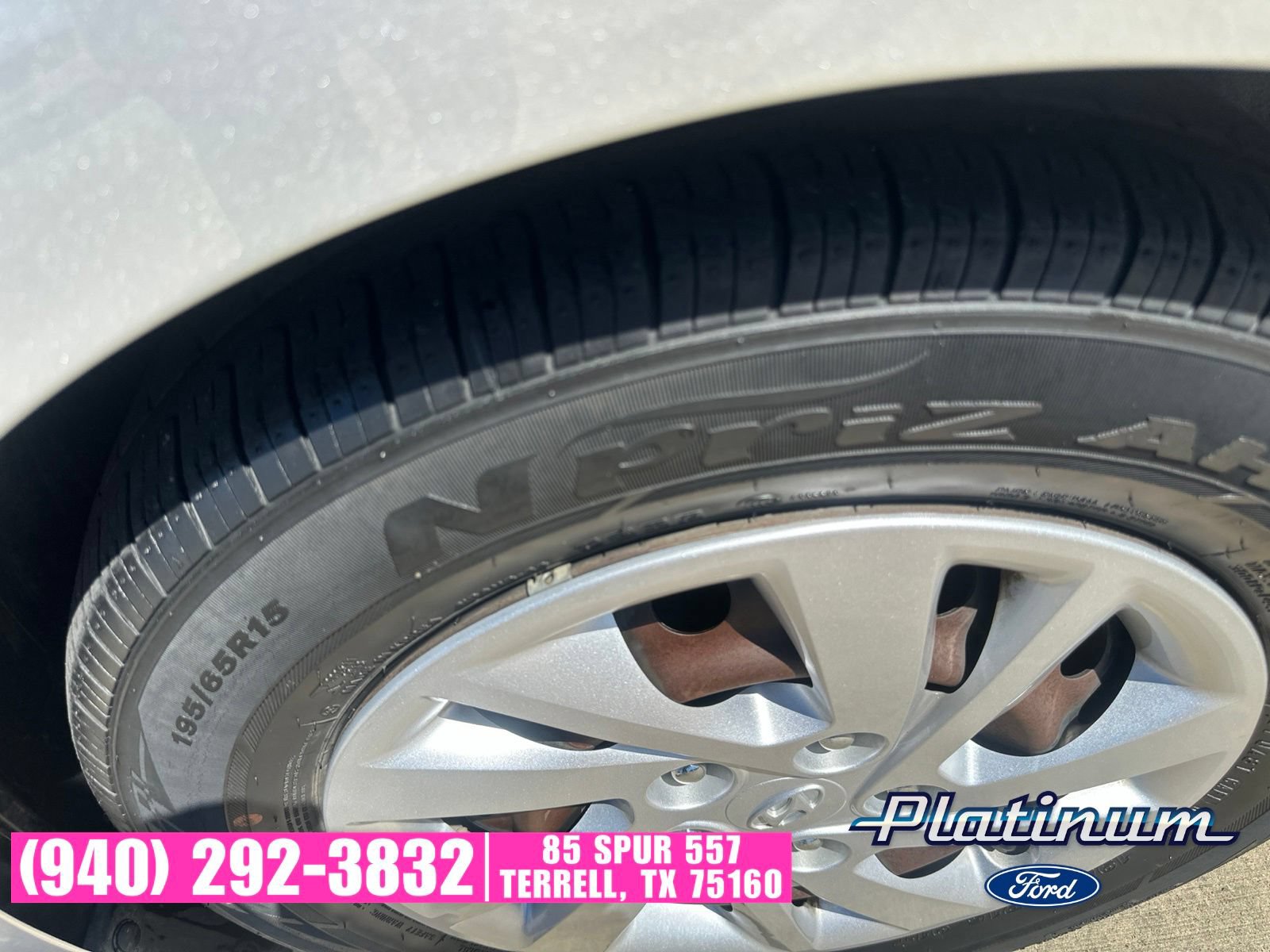 Used 2020 Hyundai Elantra SE w/ Winter Weather Package FWD image 11